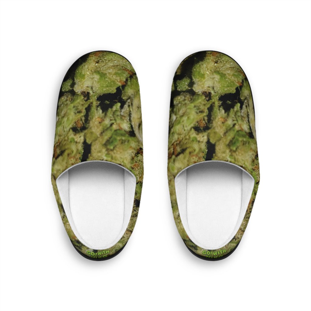 Cannabis Bud Print Men's Indoor Slippers — Cozy Marijuana Pattern House Shoes